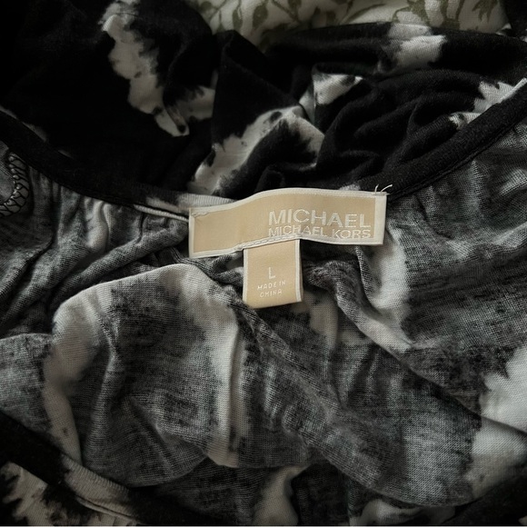 Michael Kors Black and White Women's Top - Picture 3 of 3